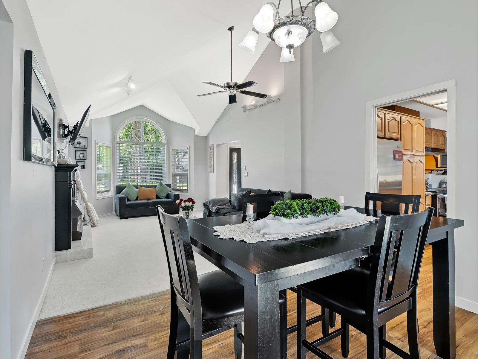 10030 Sussex Drive, Rosedale Property Photo 8