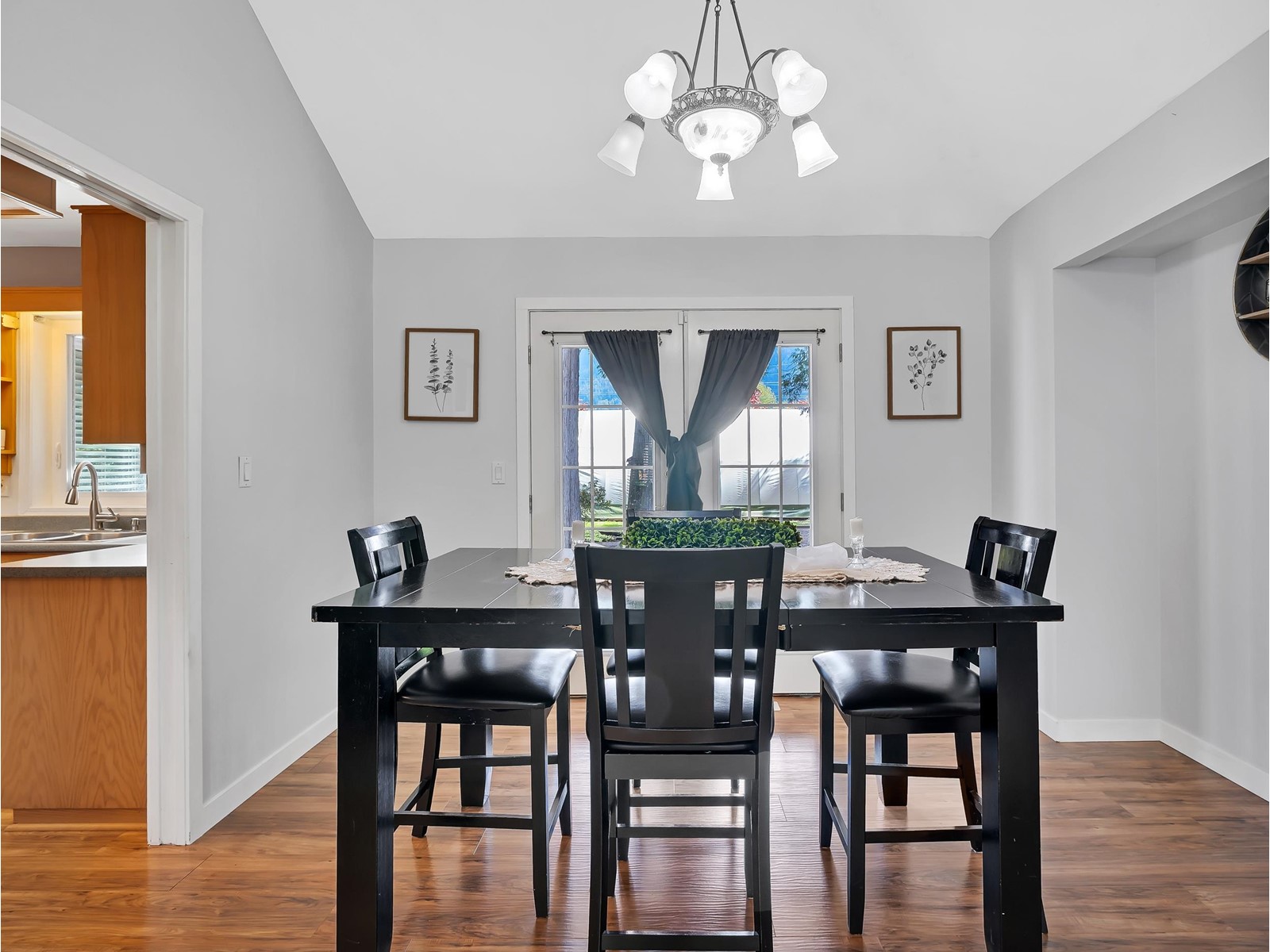 10030 Sussex Drive, Rosedale Property Photo 10