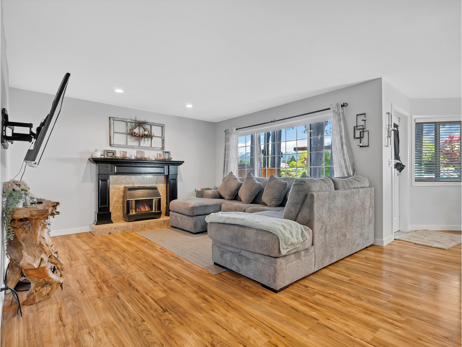 10030 Sussex Drive, Rosedale Property Photo 13