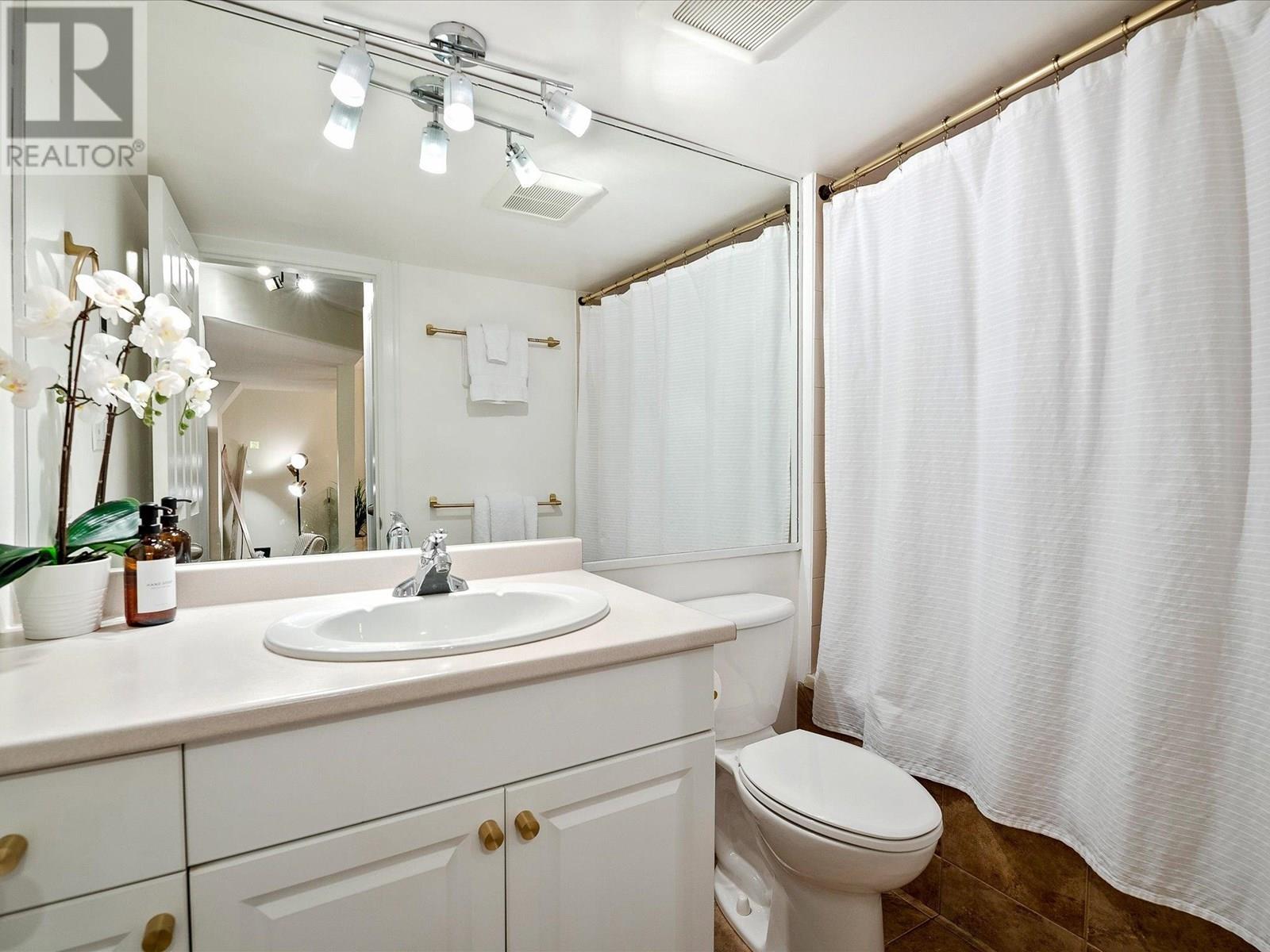 8 4510 Blackcomb Way Property Photo 18