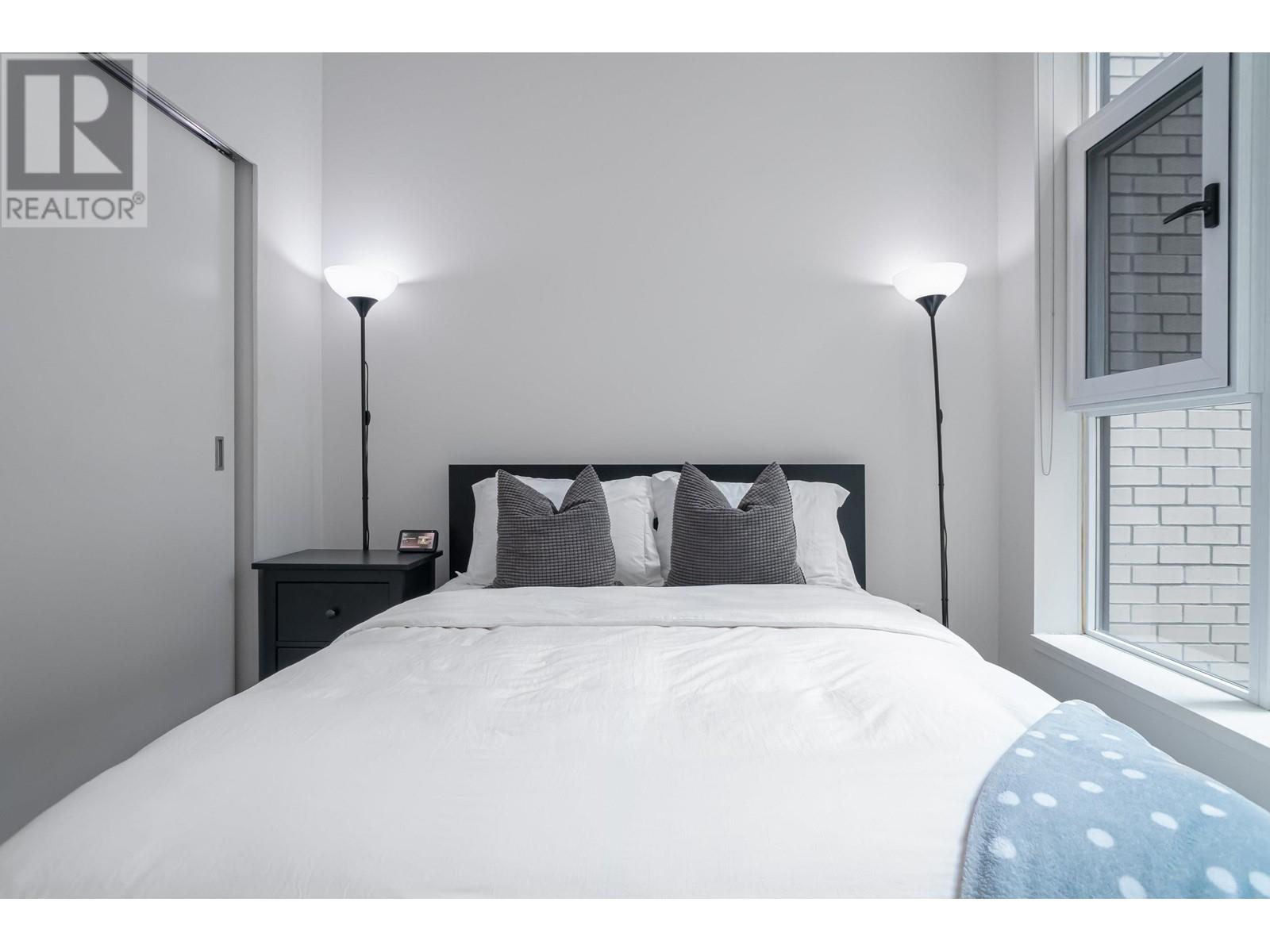 201 1252 Hornby Street Property Photo 10
