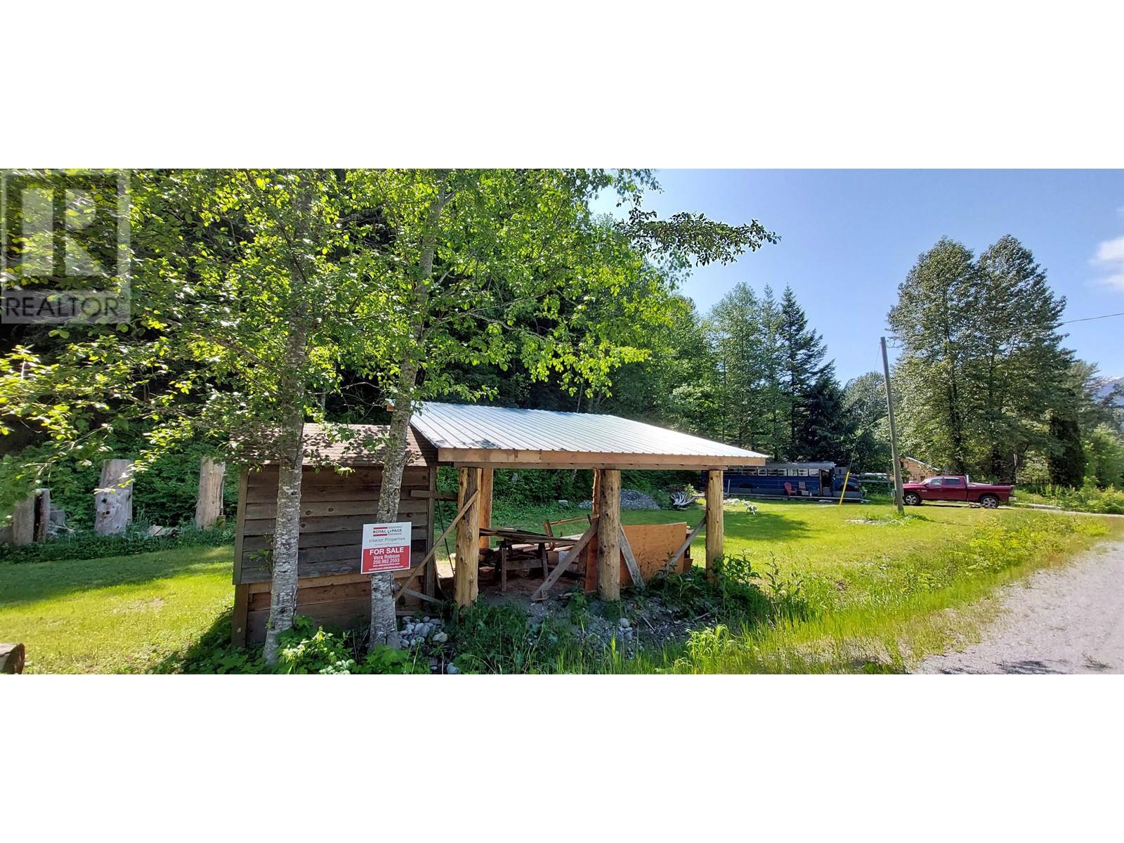 2469 Mackenzie Highway Property Photo 1