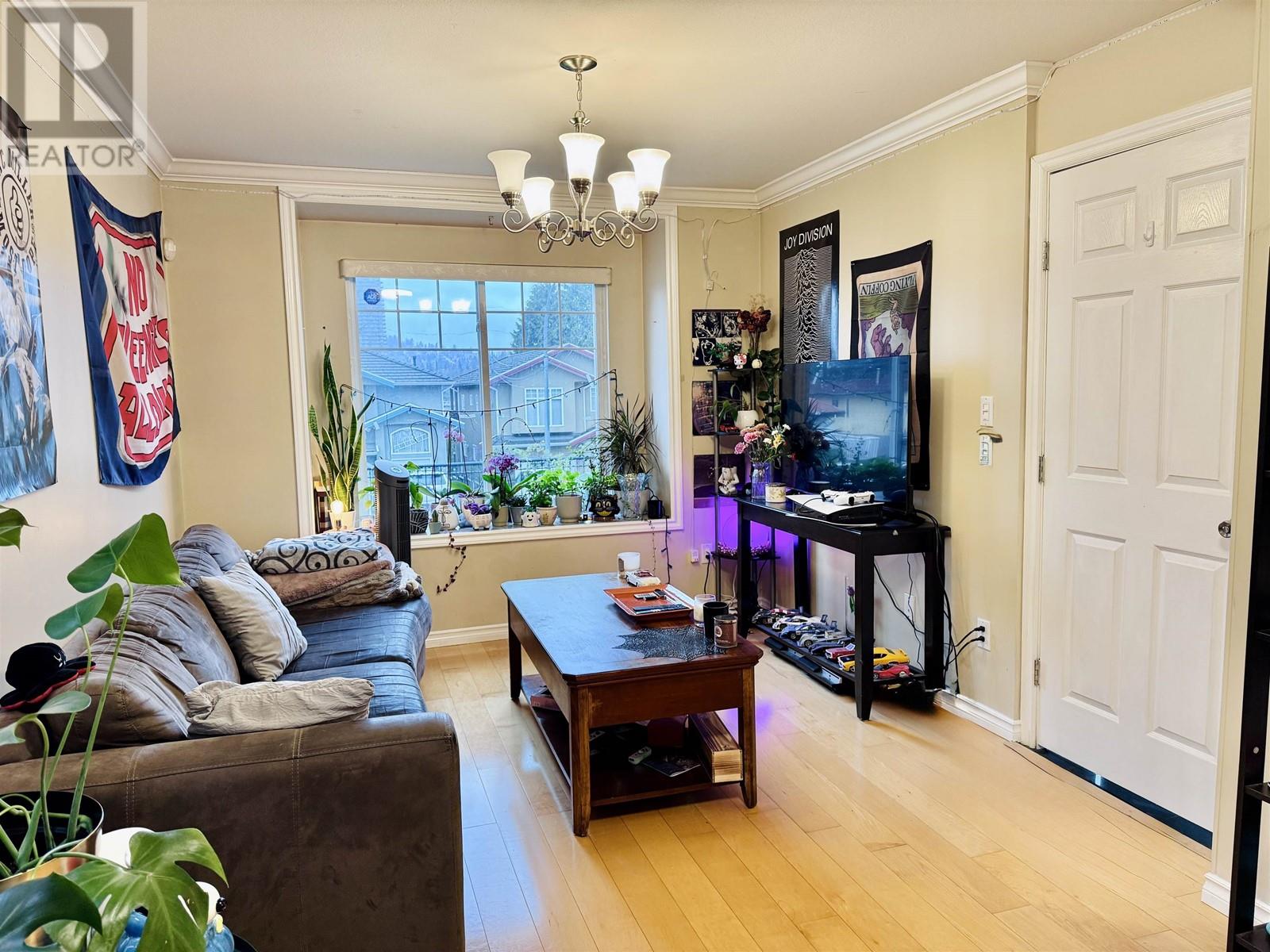 5366 Manor Street Property Photo 10