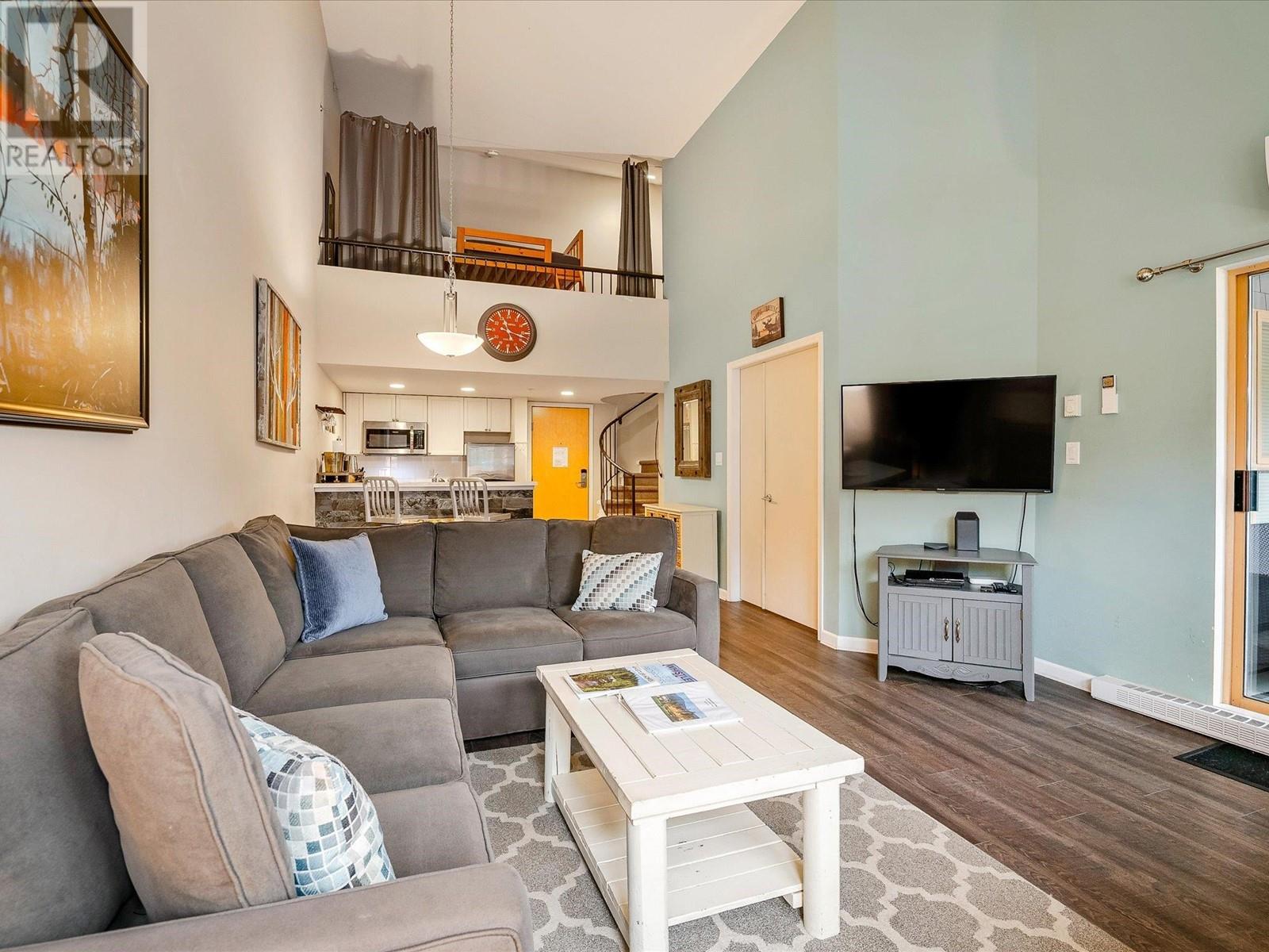 323 4338 Main Street Property Photo 5