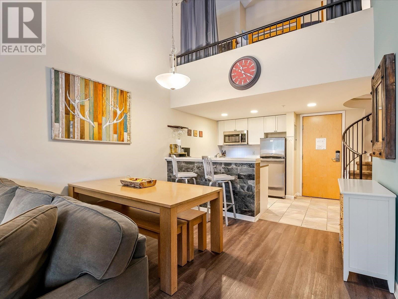 323 4338 Main Street Property Photo 9