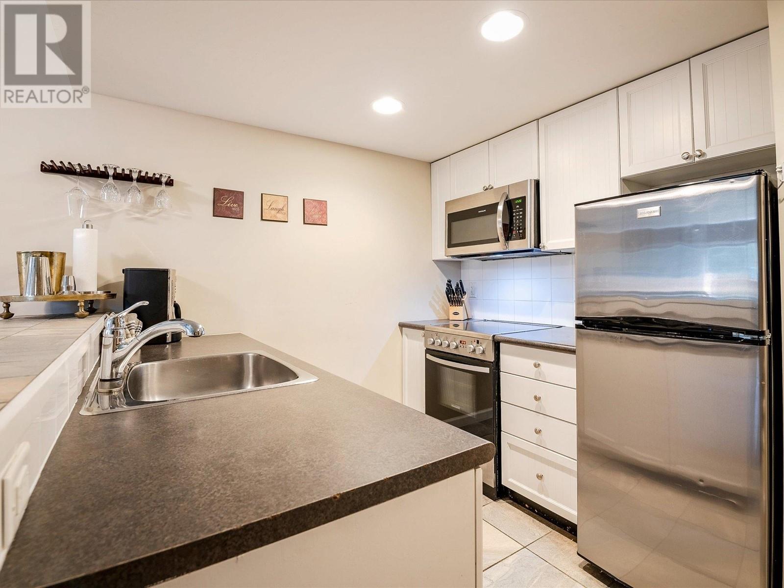 323 4338 Main Street Property Photo 11