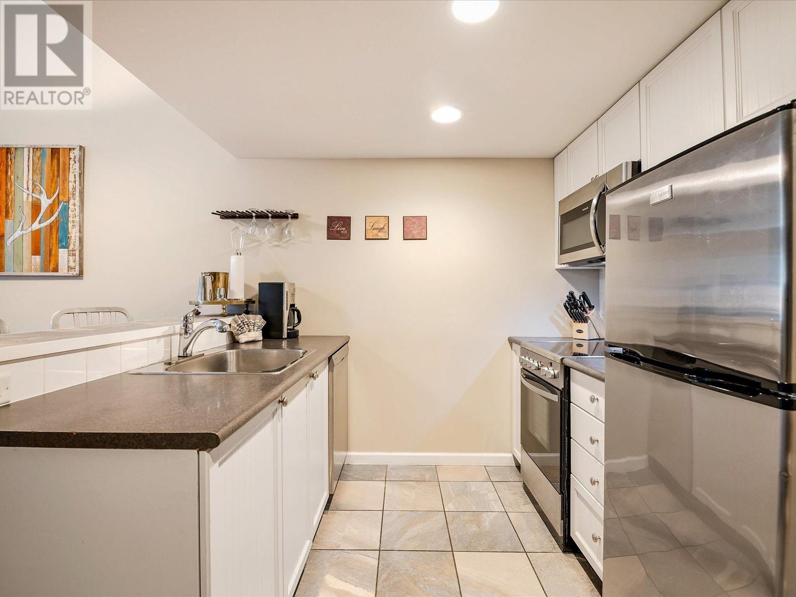 323 4338 Main Street Property Photo 12