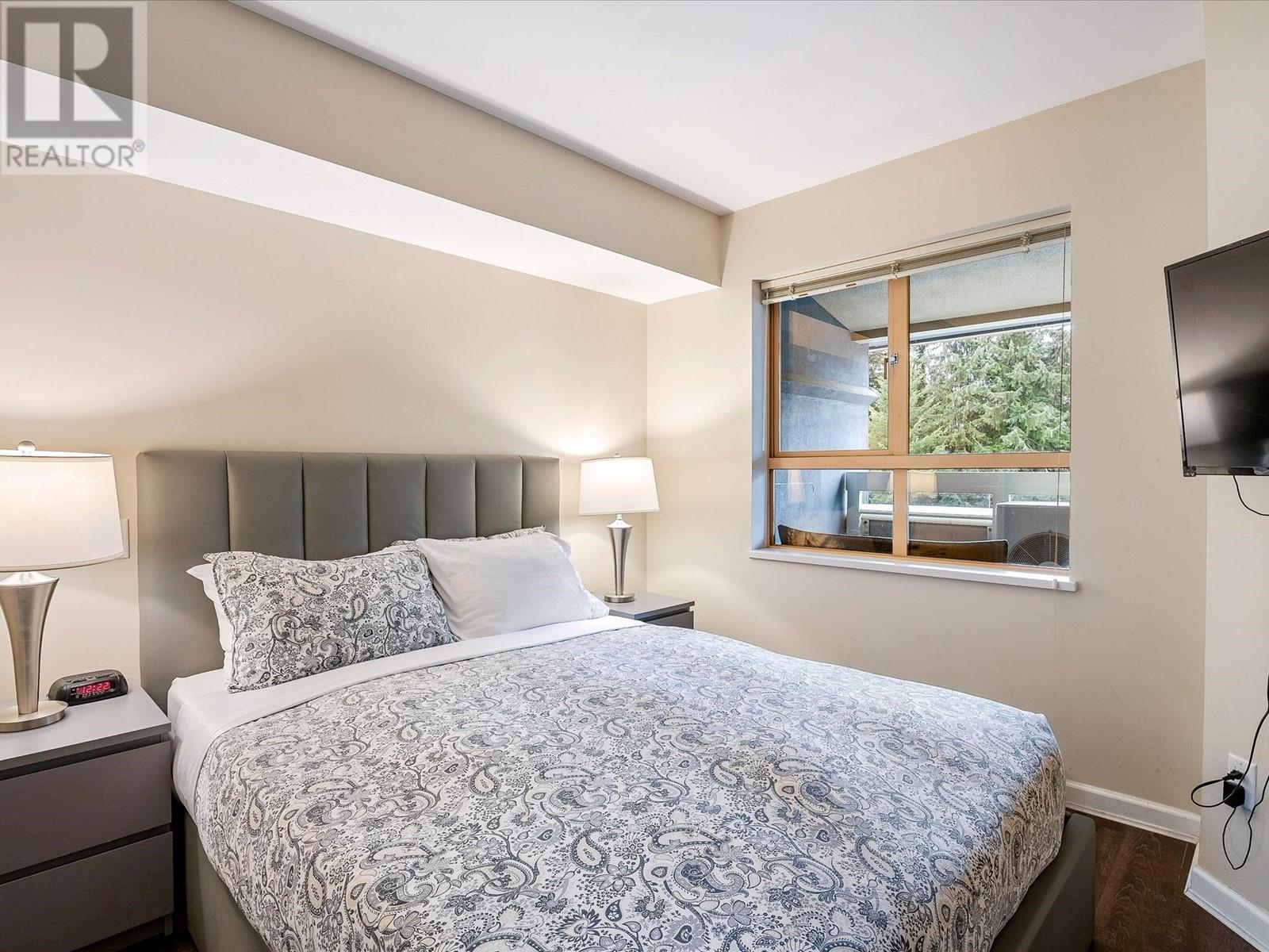 323 4338 Main Street Property Photo 15