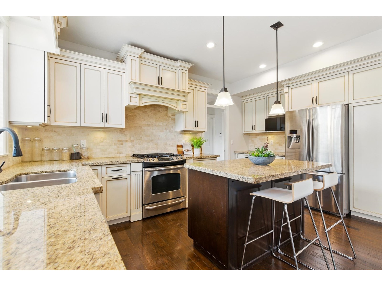8059 210 Street Property Photo 12