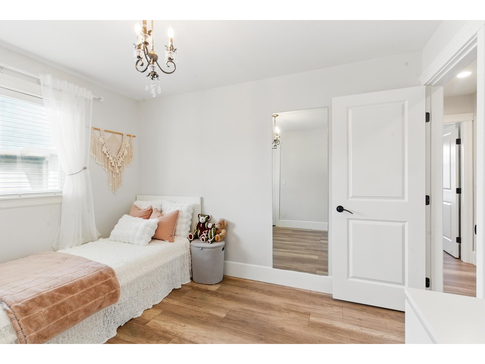 8059 210 Street Property Photo 25