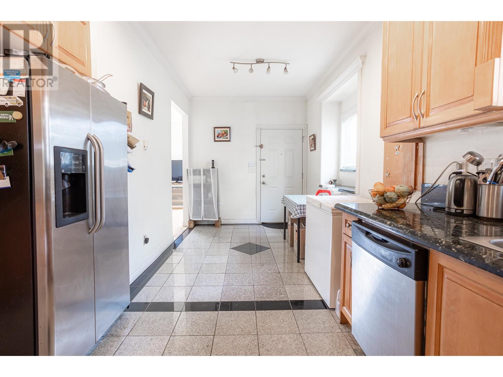 6641 Sperling Avenue Property Photo 8