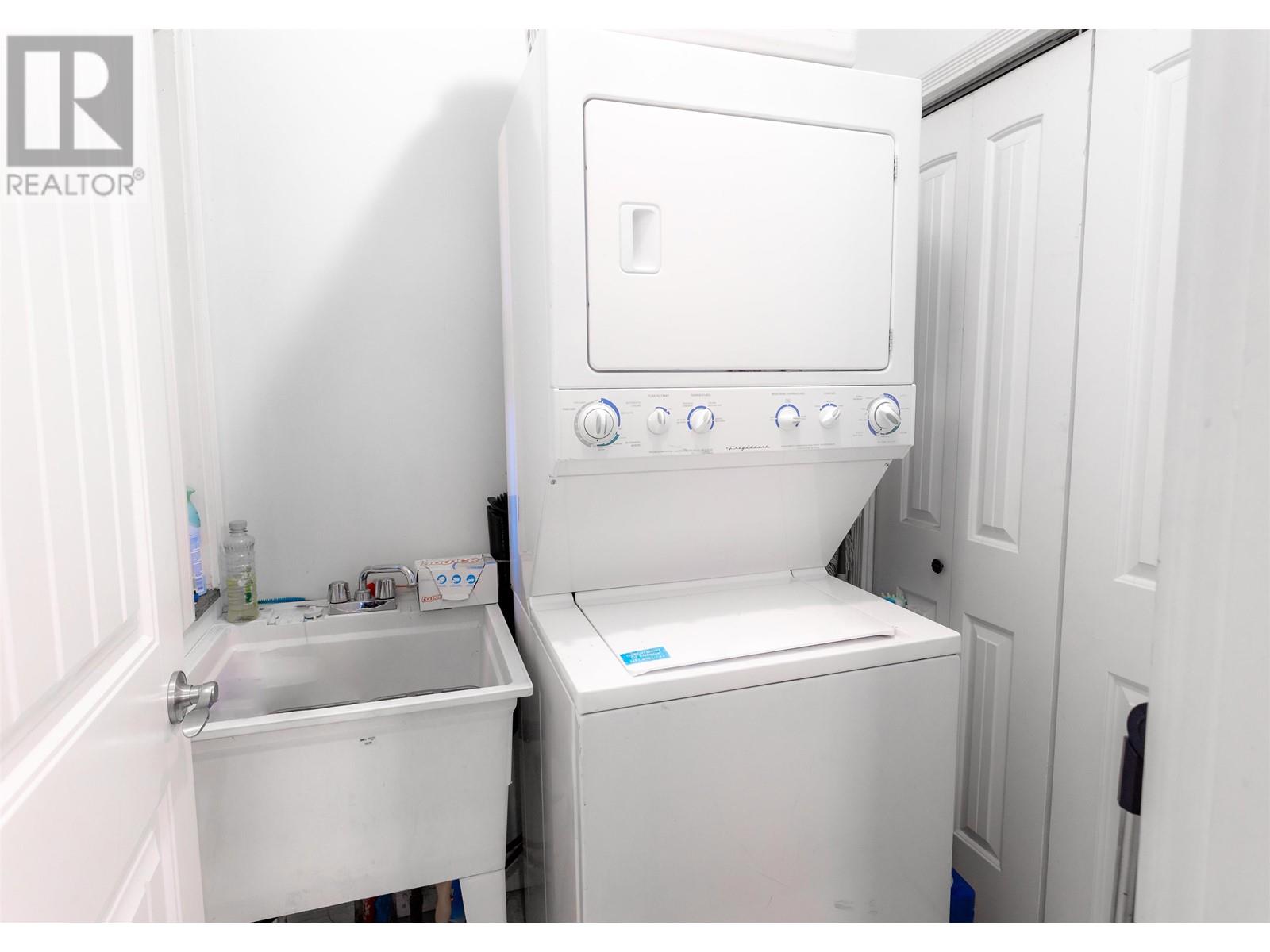 6641 Sperling Avenue Property Photo 24