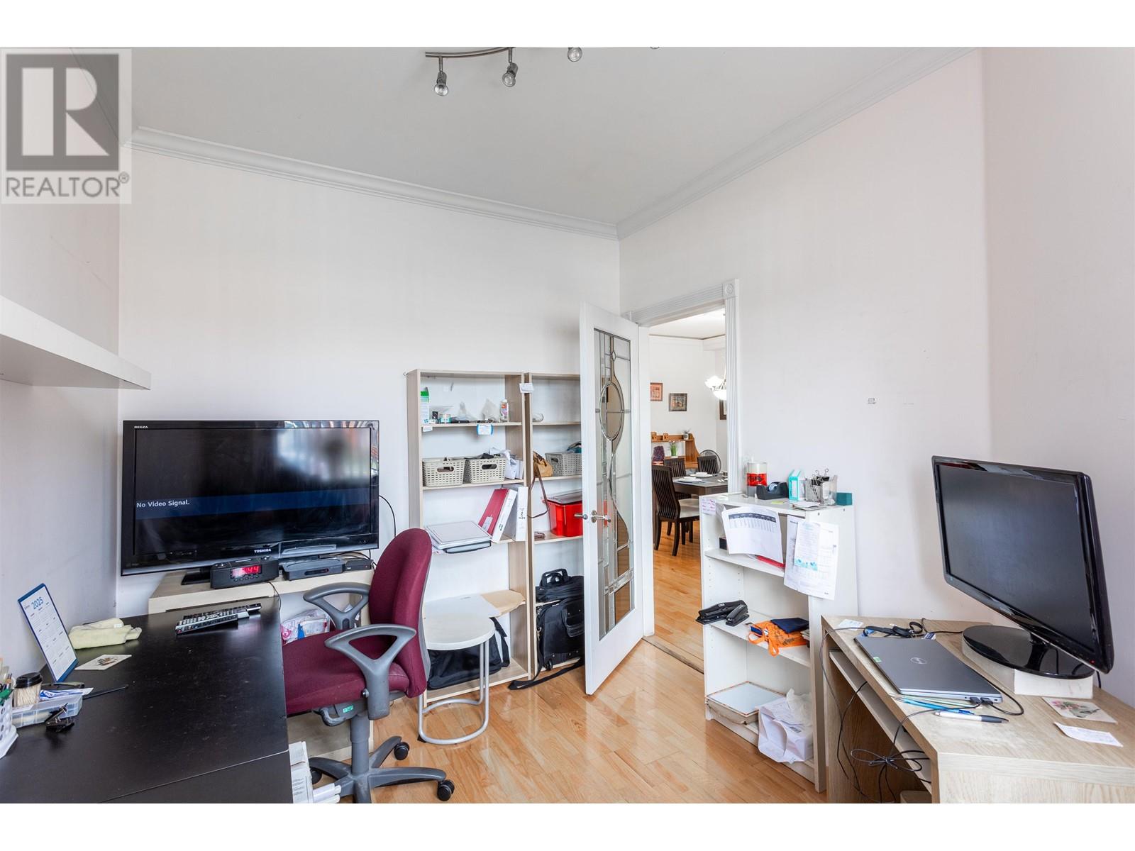 6641 Sperling Avenue Property Photo 25