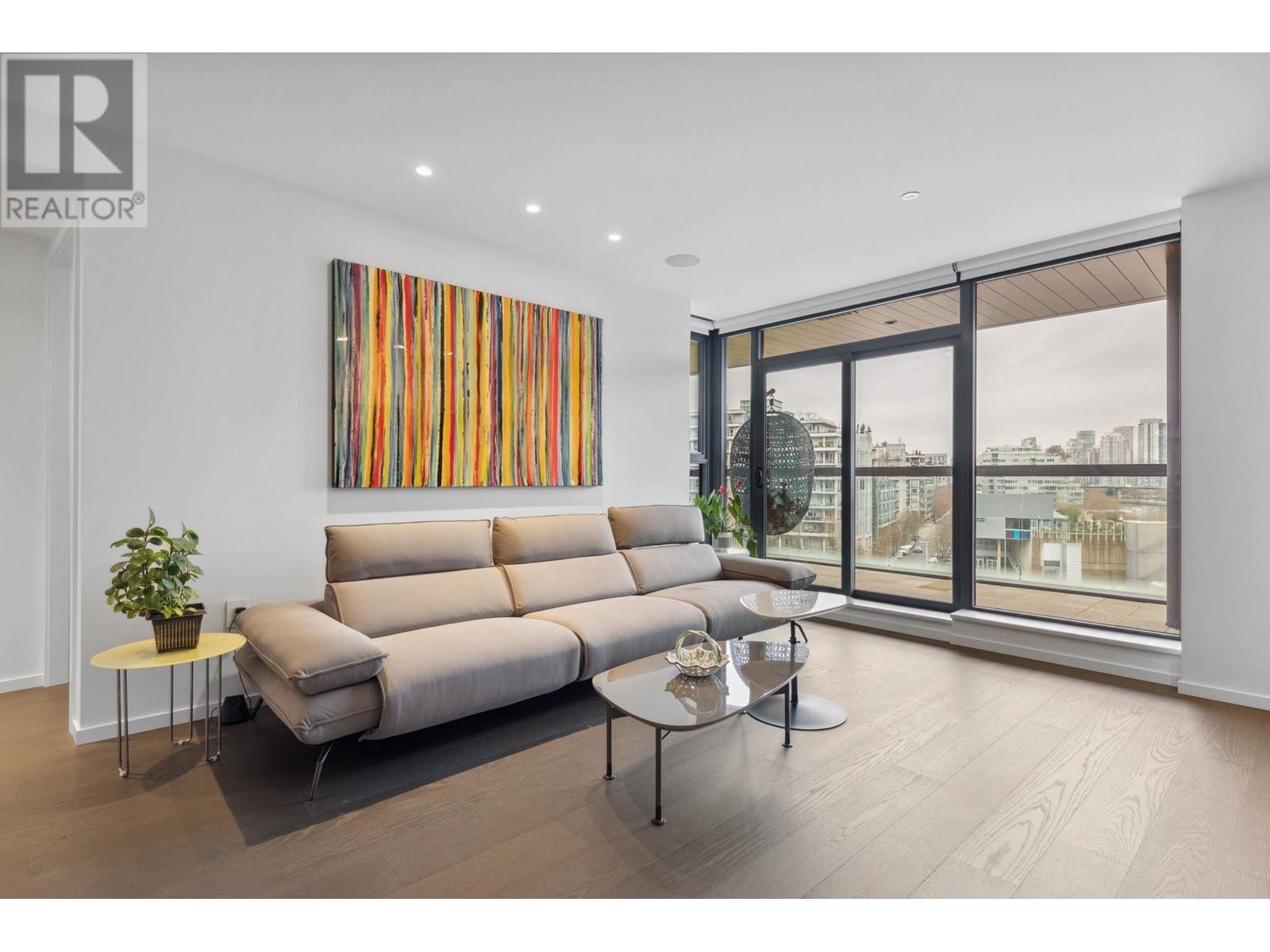 702 1601 Quebec Street Property Photo