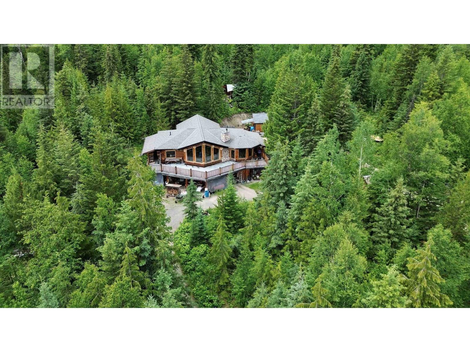 3561 Canim-hendrix Lake Road Property Photo 5