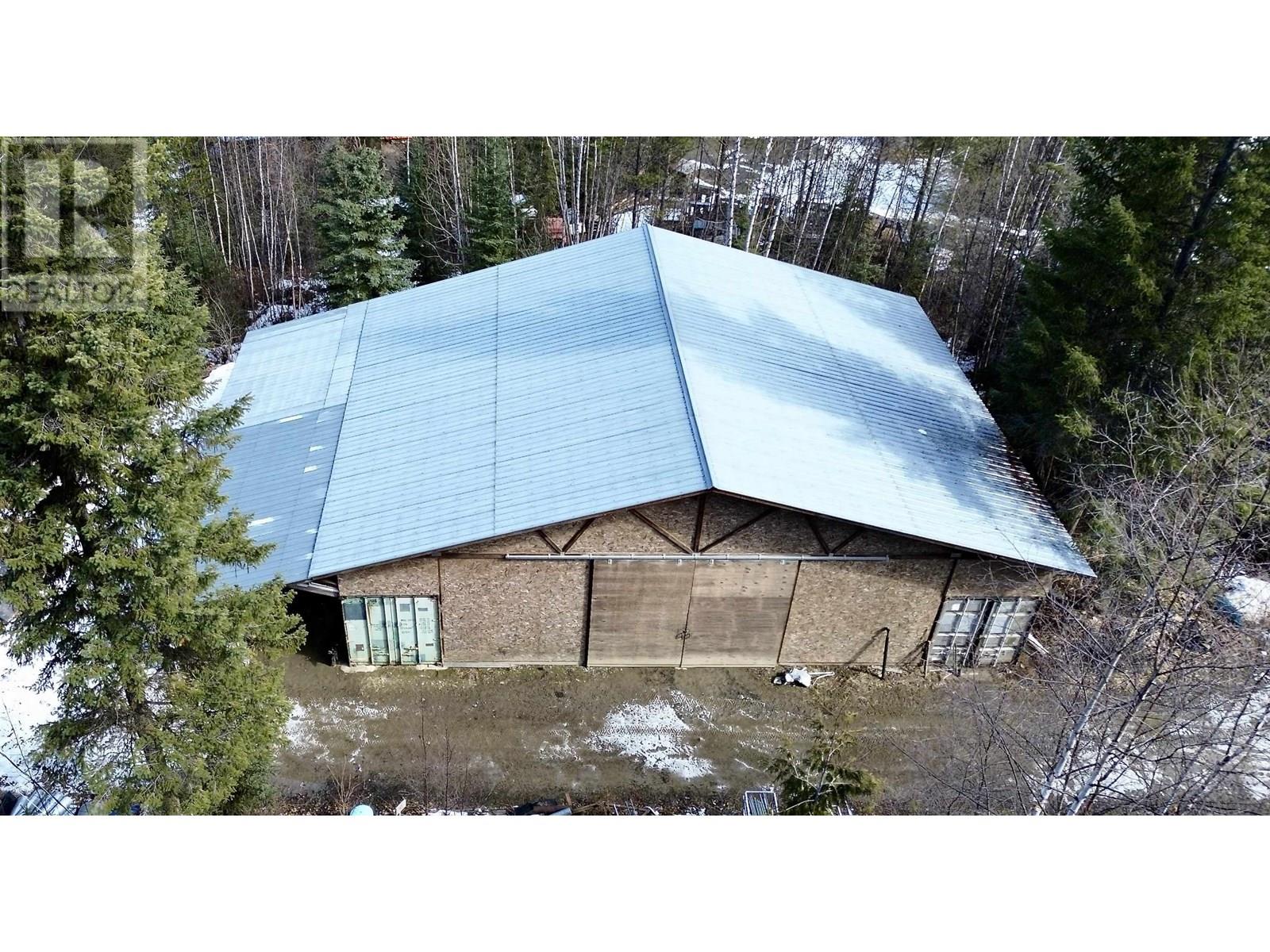 3561 Canim-hendrix Lake Road Property Photo 13