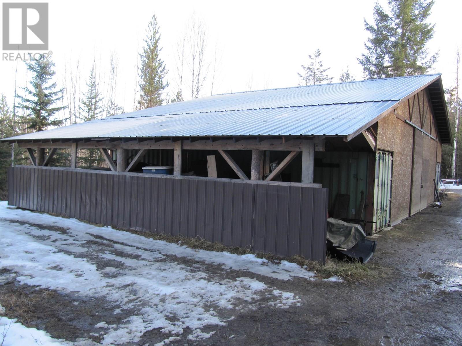3561 Canim-hendrix Lake Road Property Photo 15