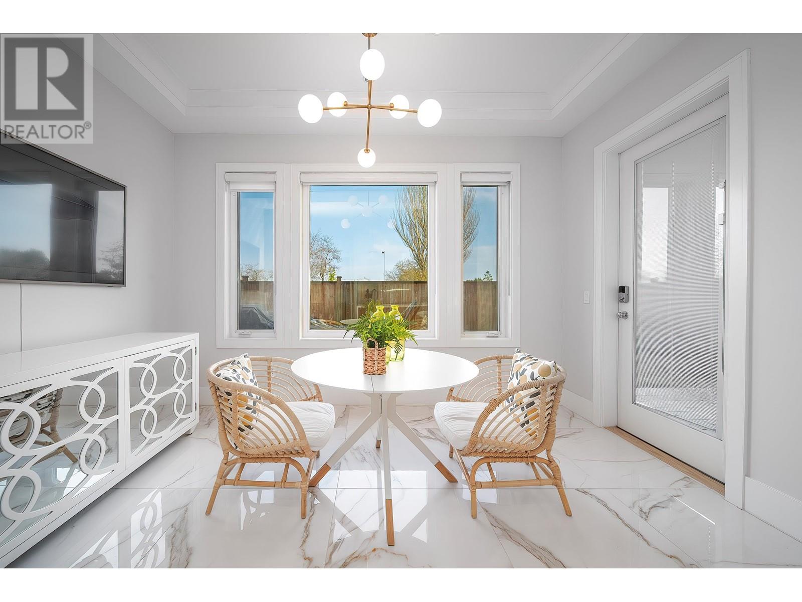 6640 Goldsmith Drive Property Photo 10