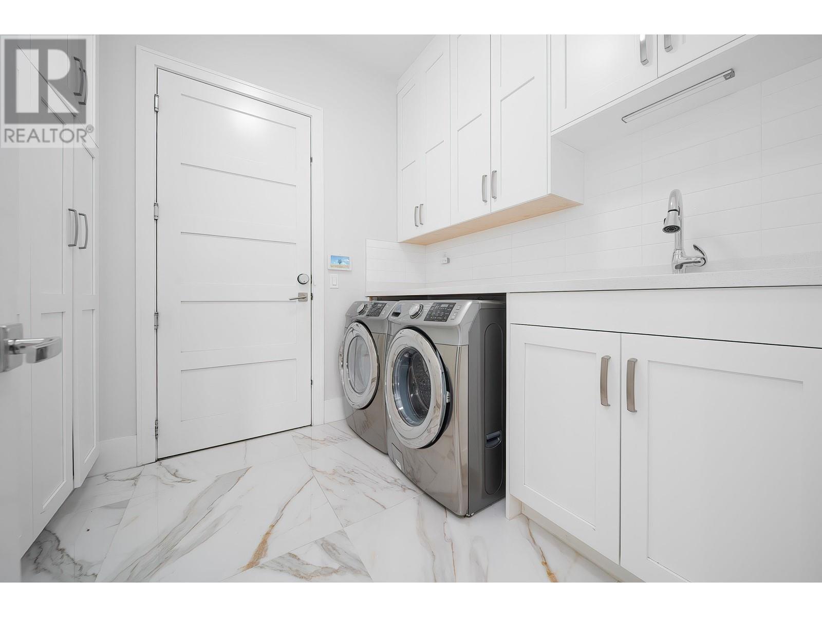 6640 Goldsmith Drive Property Photo 16