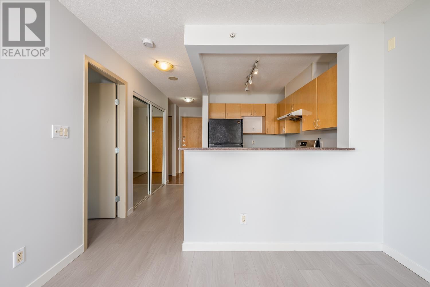 505 8288 Saba Road Property Photo 4