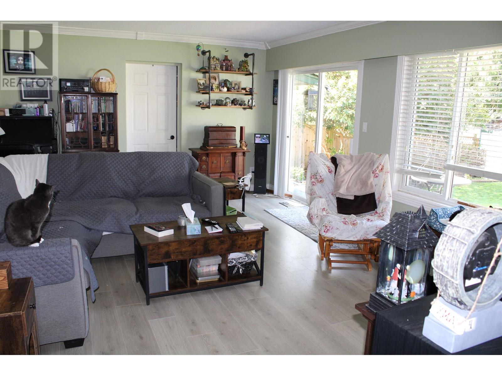 12093 Glenhurst Street Property Photo 8