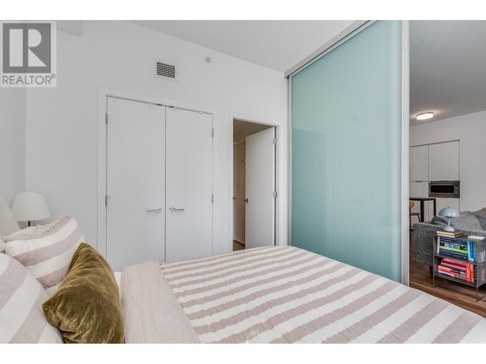 516 1661 Quebec Street Property Photo 16