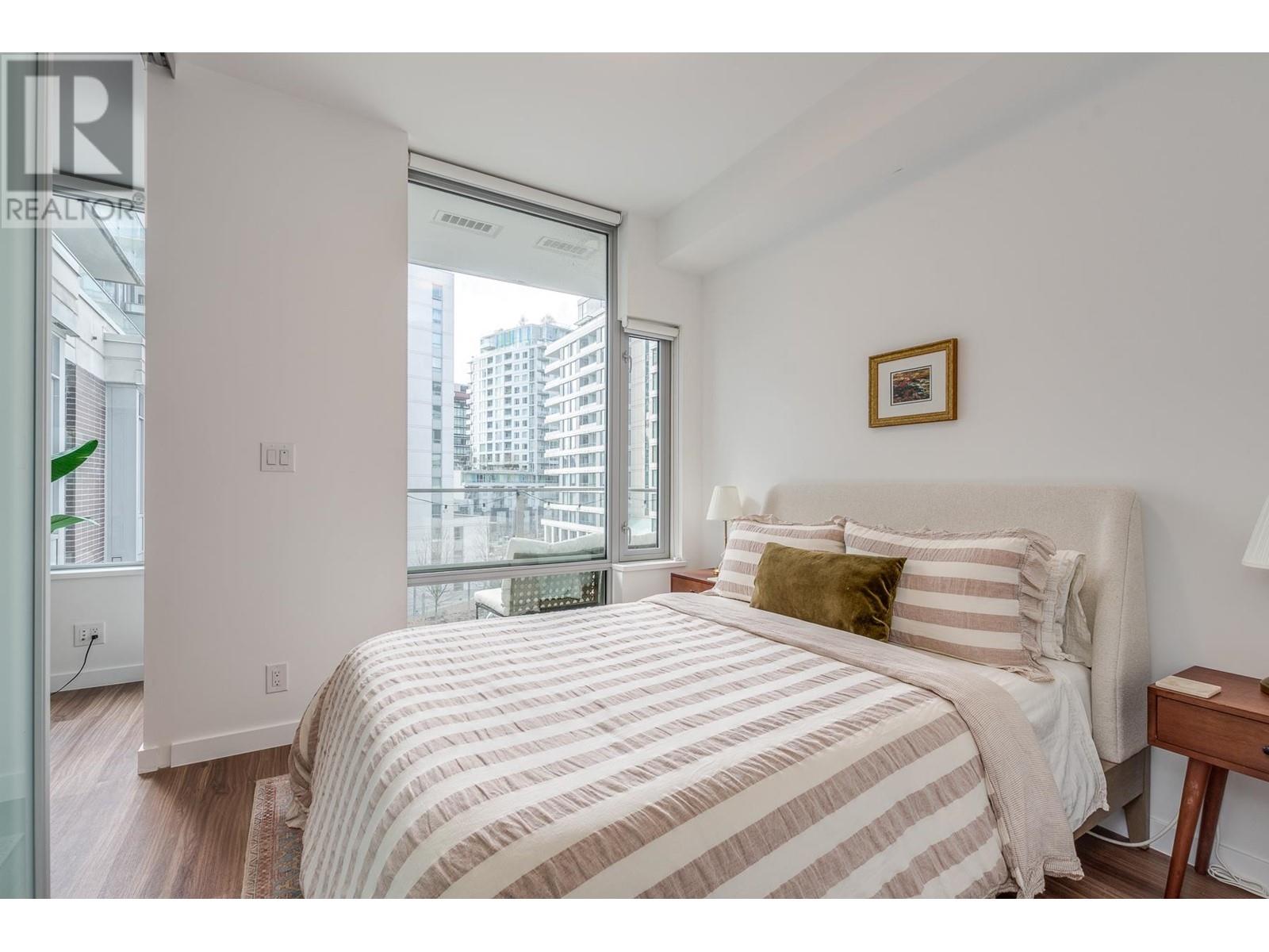 516 1661 Quebec Street Property Photo 17