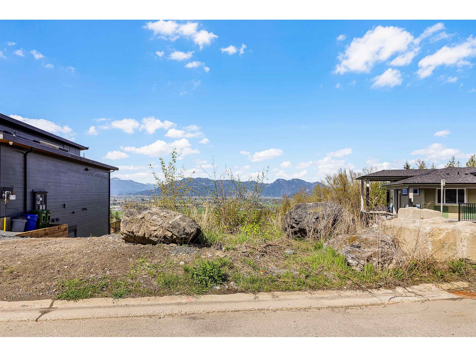 8205 Harvest Place, Eastern Hillsides Property Photo 4