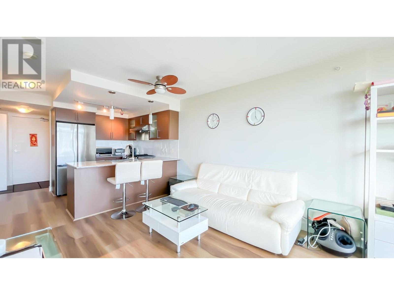 1607 8068 Westminster Highway Property Photo 13