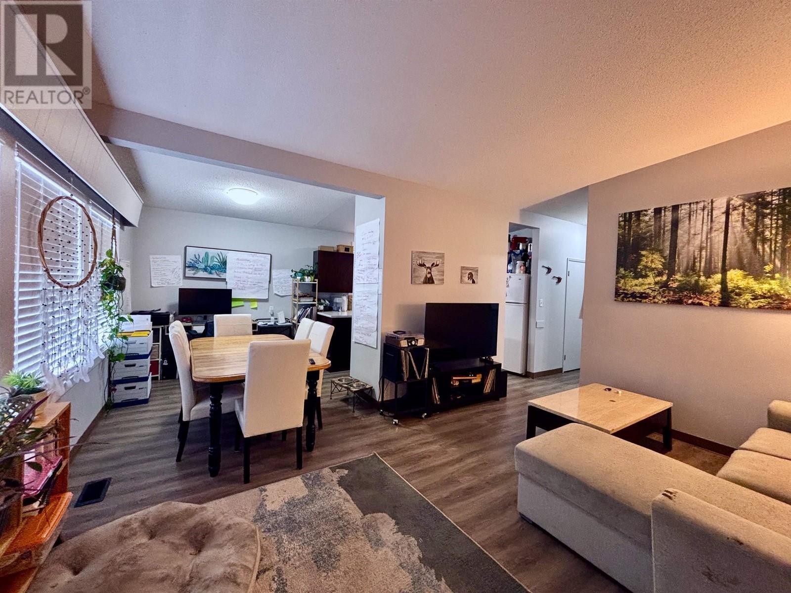 1470-1472 Nation Crescent Property Photo 3