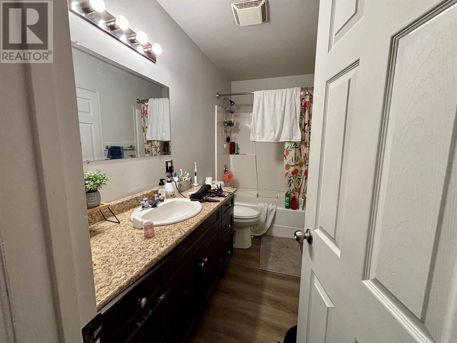 1470-1472 Nation Crescent Property Photo 7