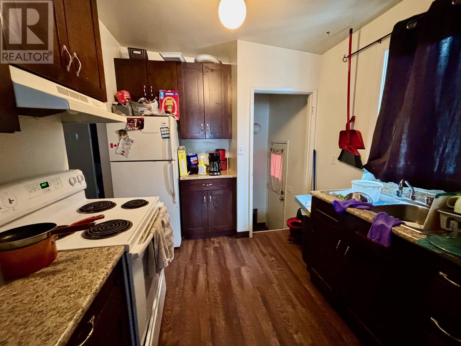 1470-1472 Nation Crescent Property Photo 11