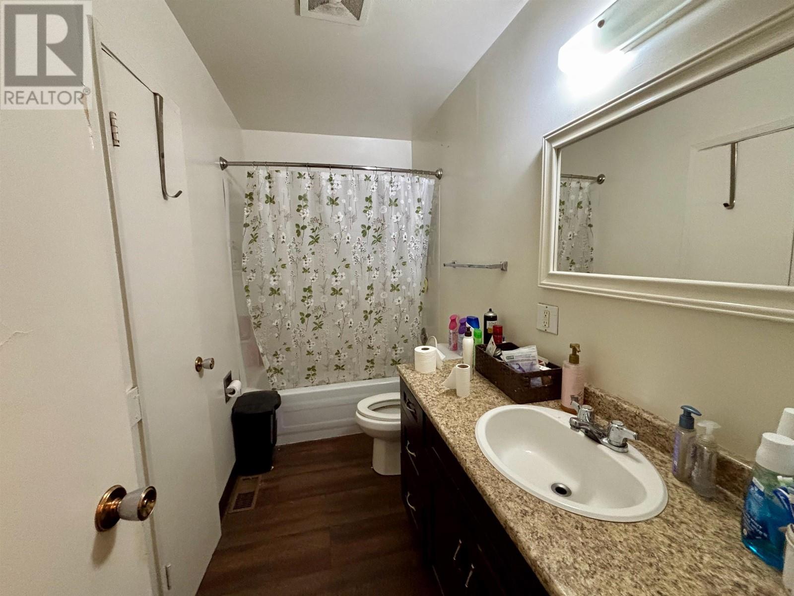 1470-1472 Nation Crescent Property Photo 13