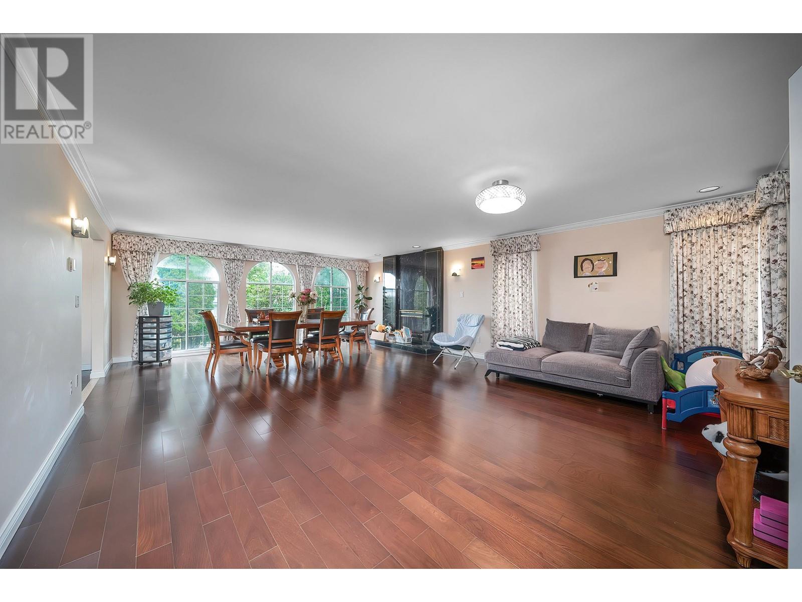 6009 Selkirk Street Property Photo 4