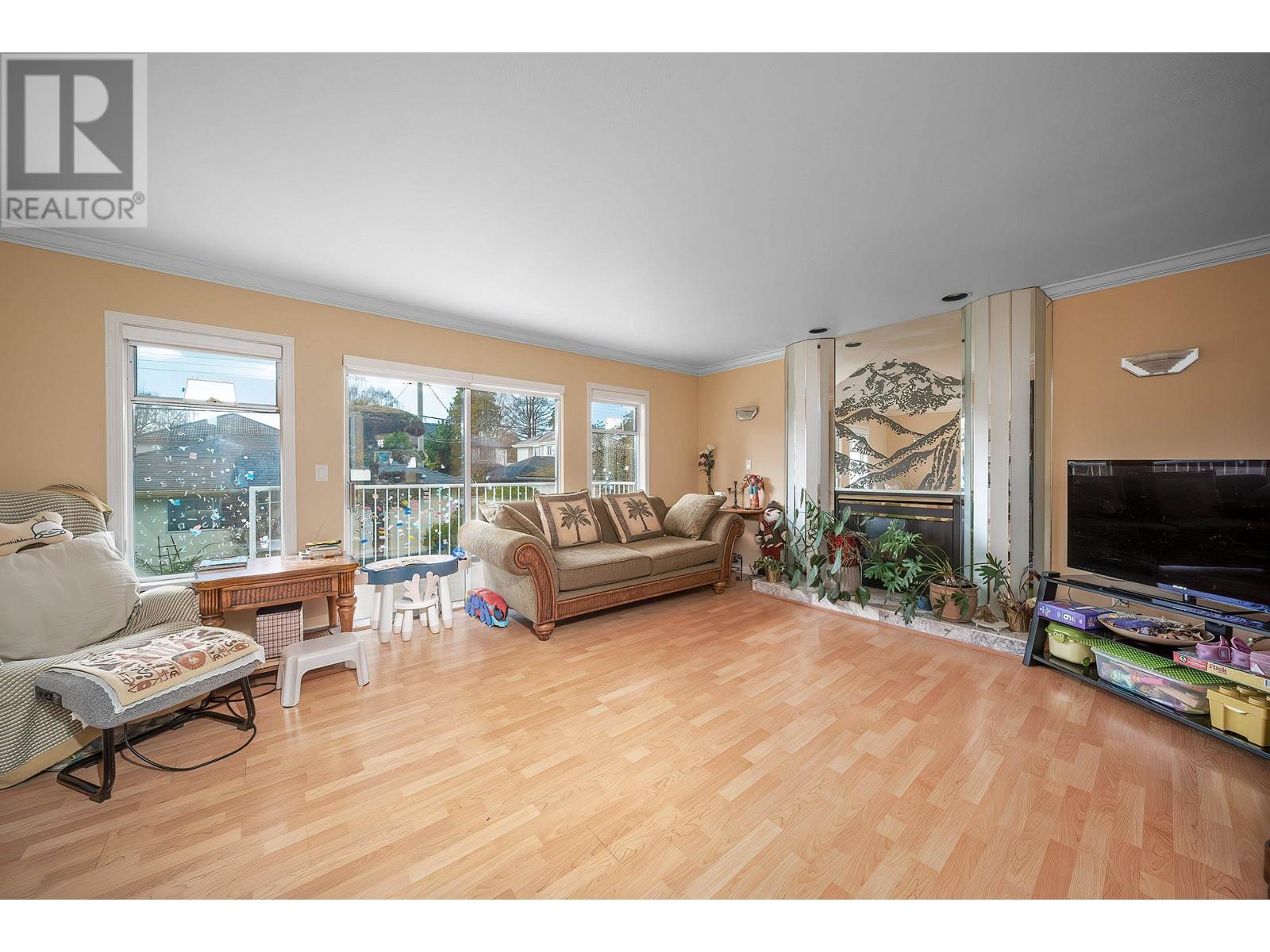 6009 Selkirk Street Property Photo 6