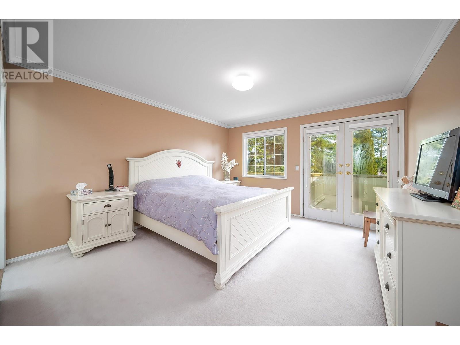 6009 Selkirk Street Property Photo 13