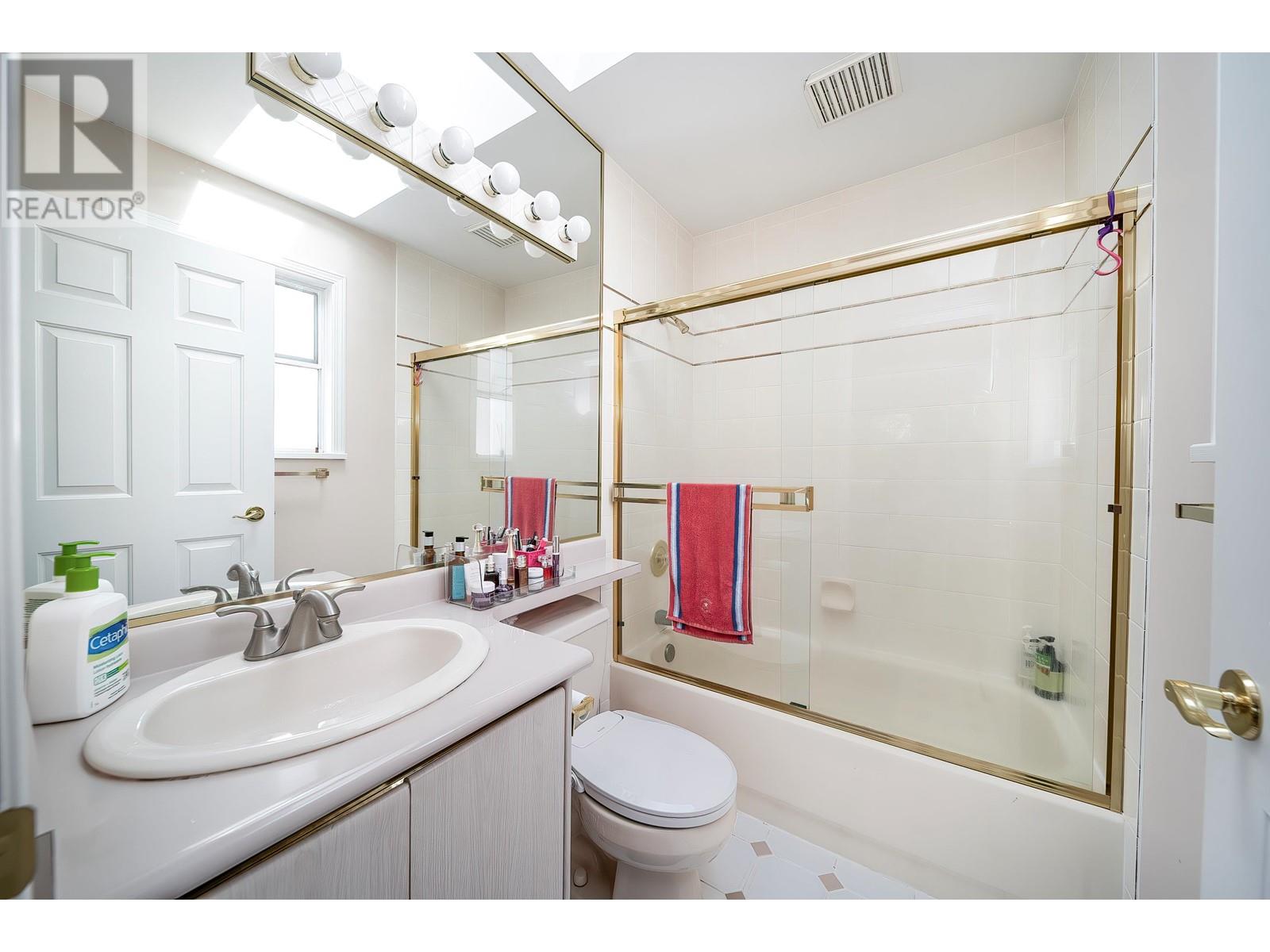 6009 Selkirk Street Property Photo 14