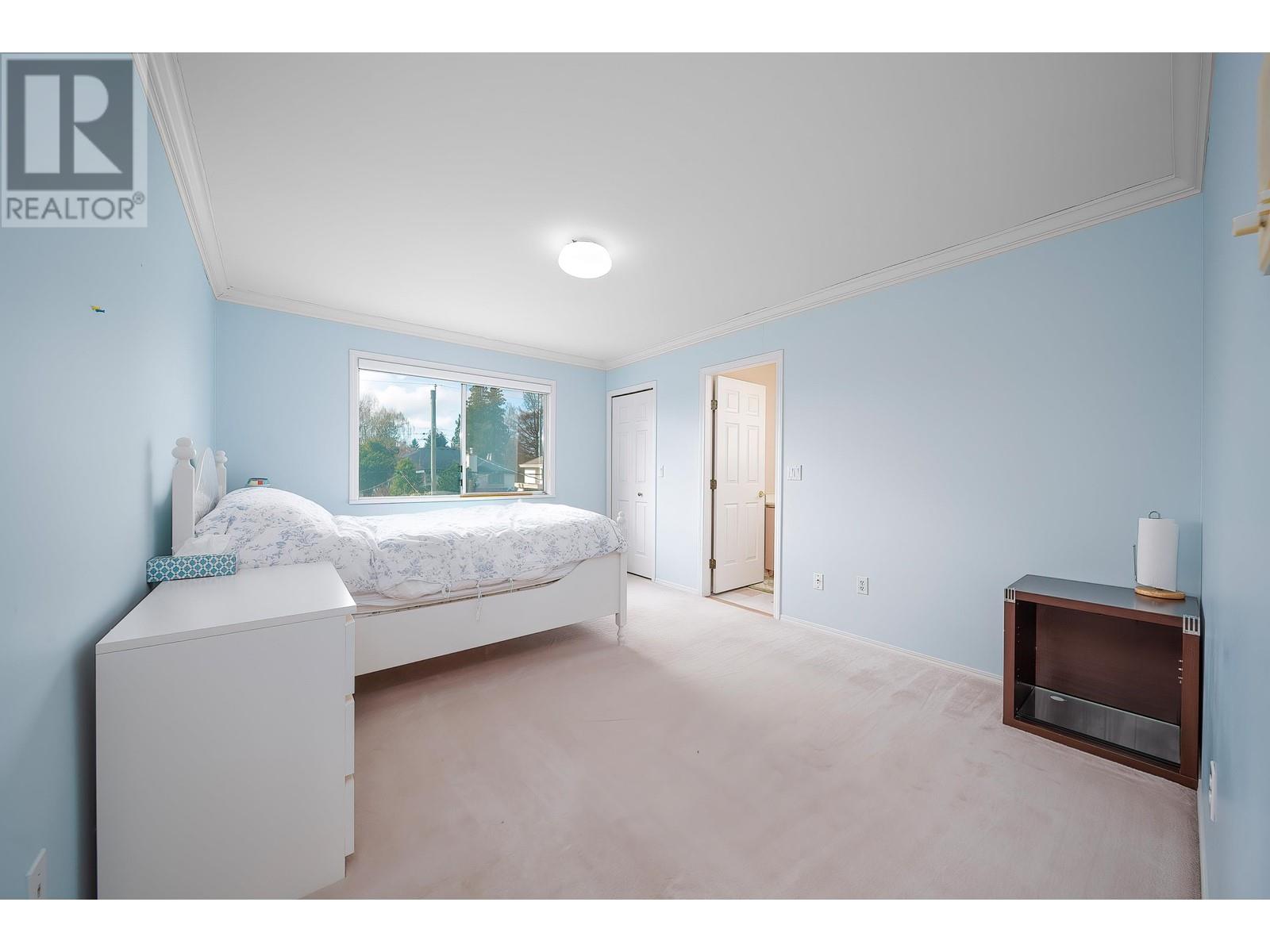 6009 Selkirk Street Property Photo 15
