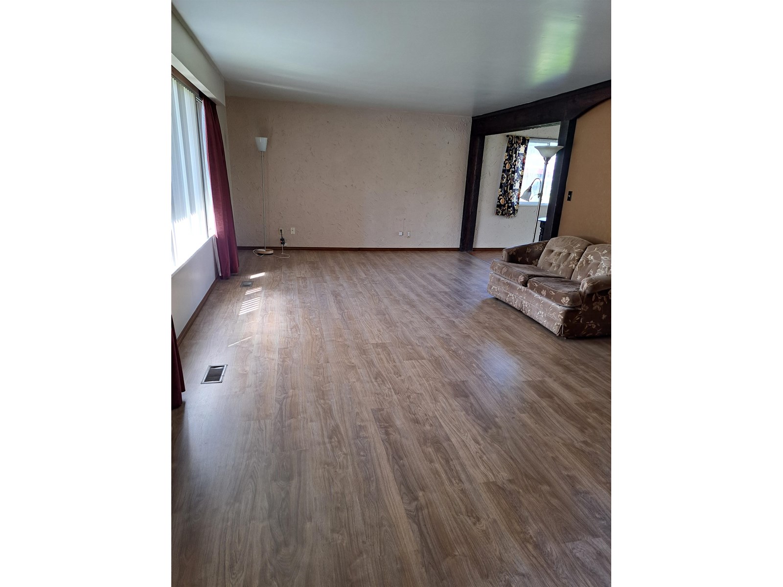 14073 113 Avenue Property Photo 4