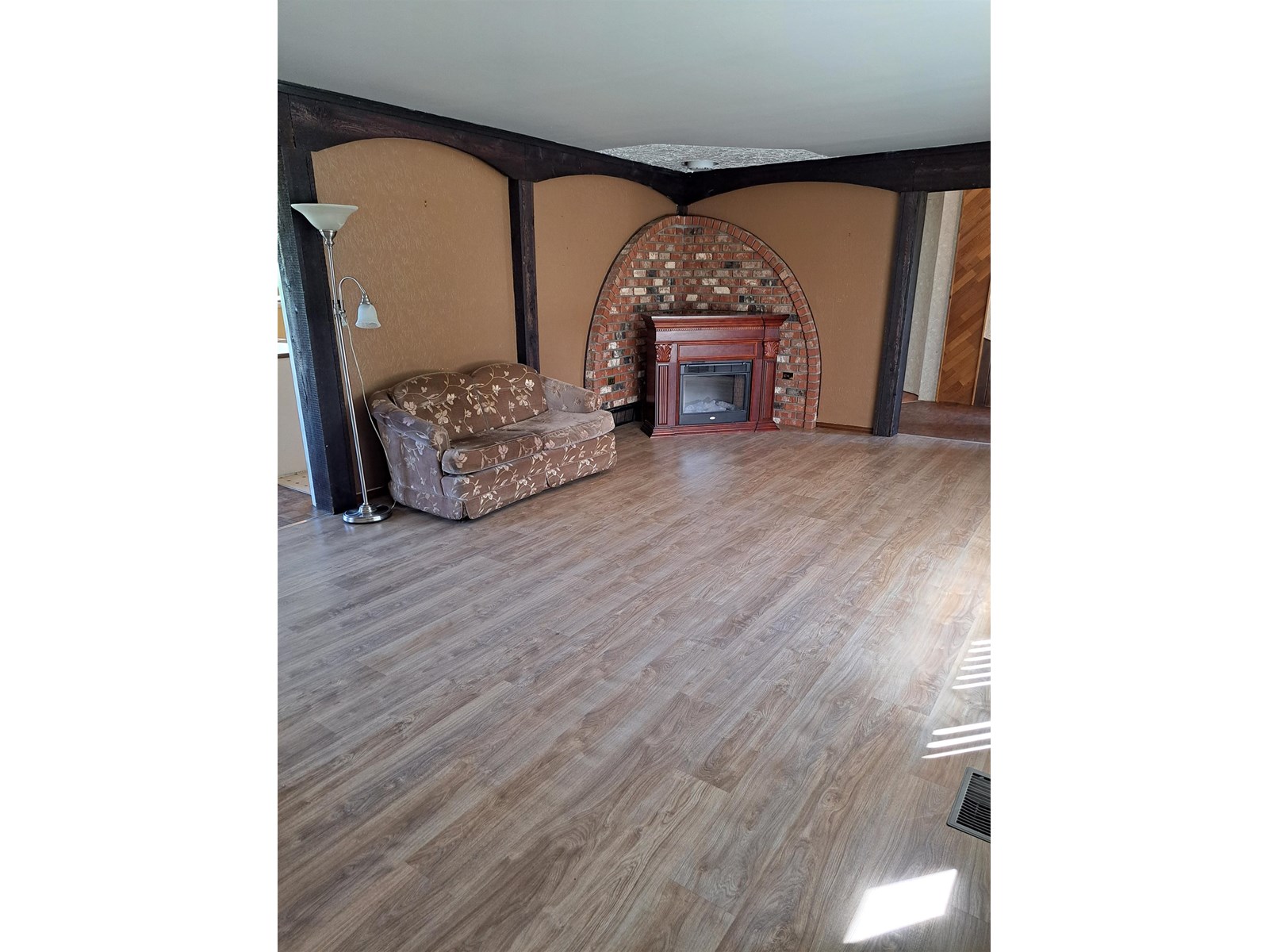 14073 113 Avenue Property Photo 5