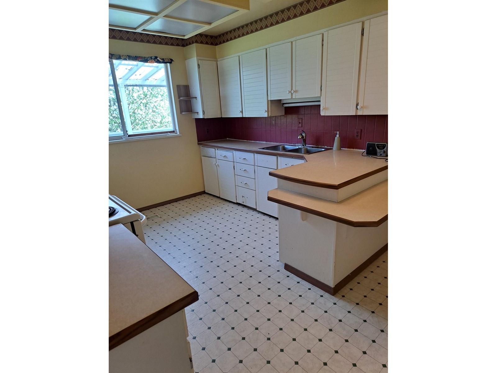 14073 113 Avenue Property Photo 7