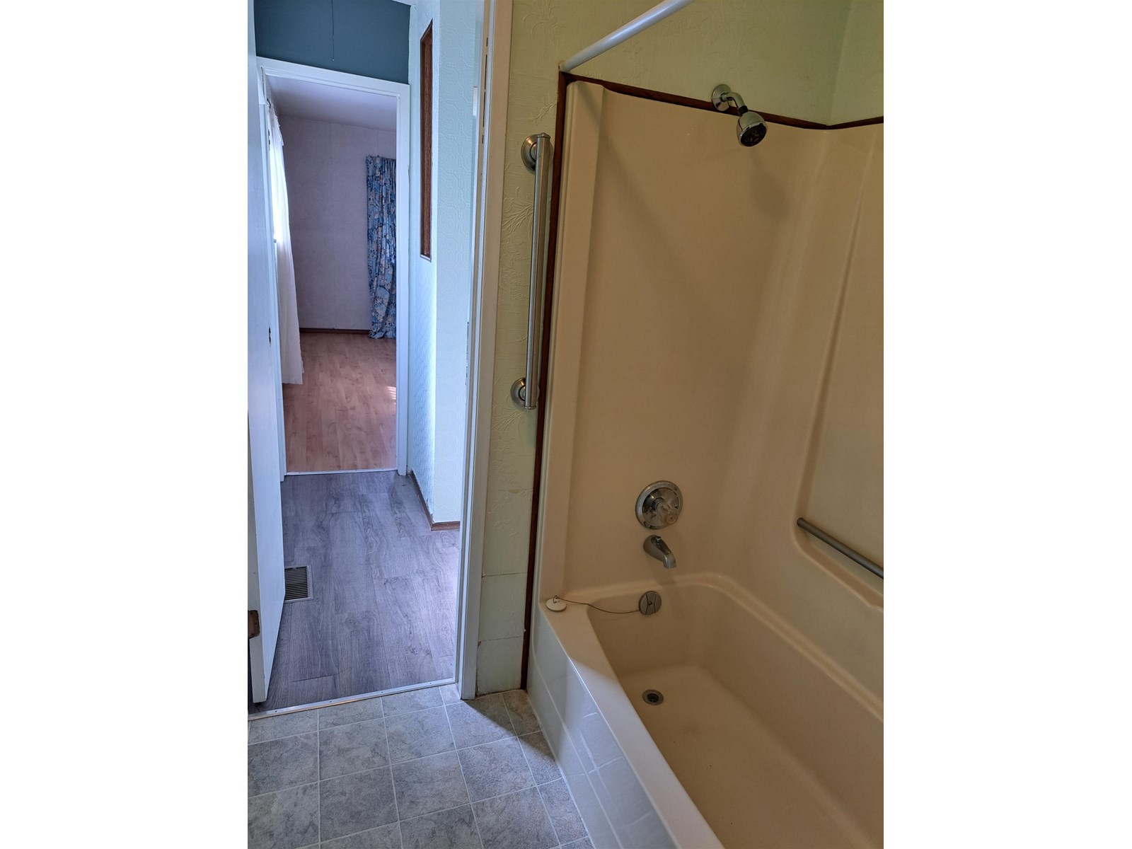 14073 113 Avenue Property Photo 13