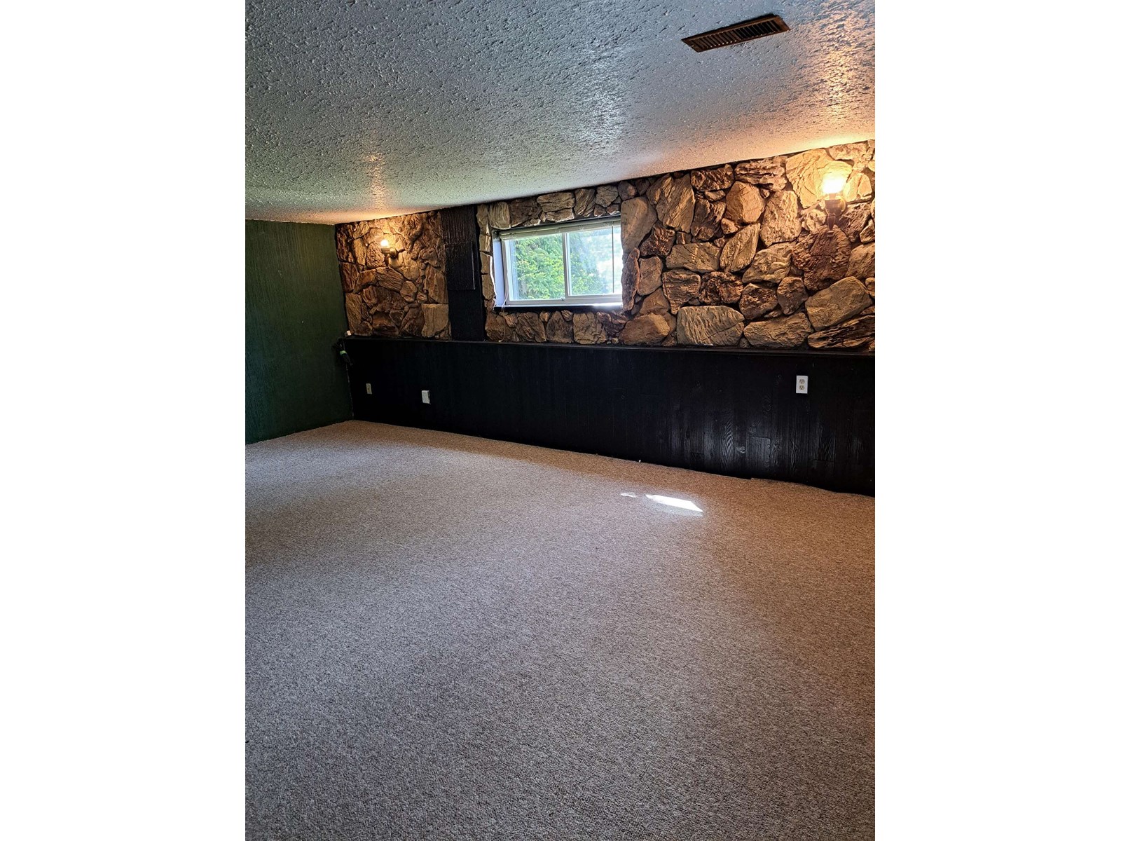 14073 113 Avenue Property Photo 16