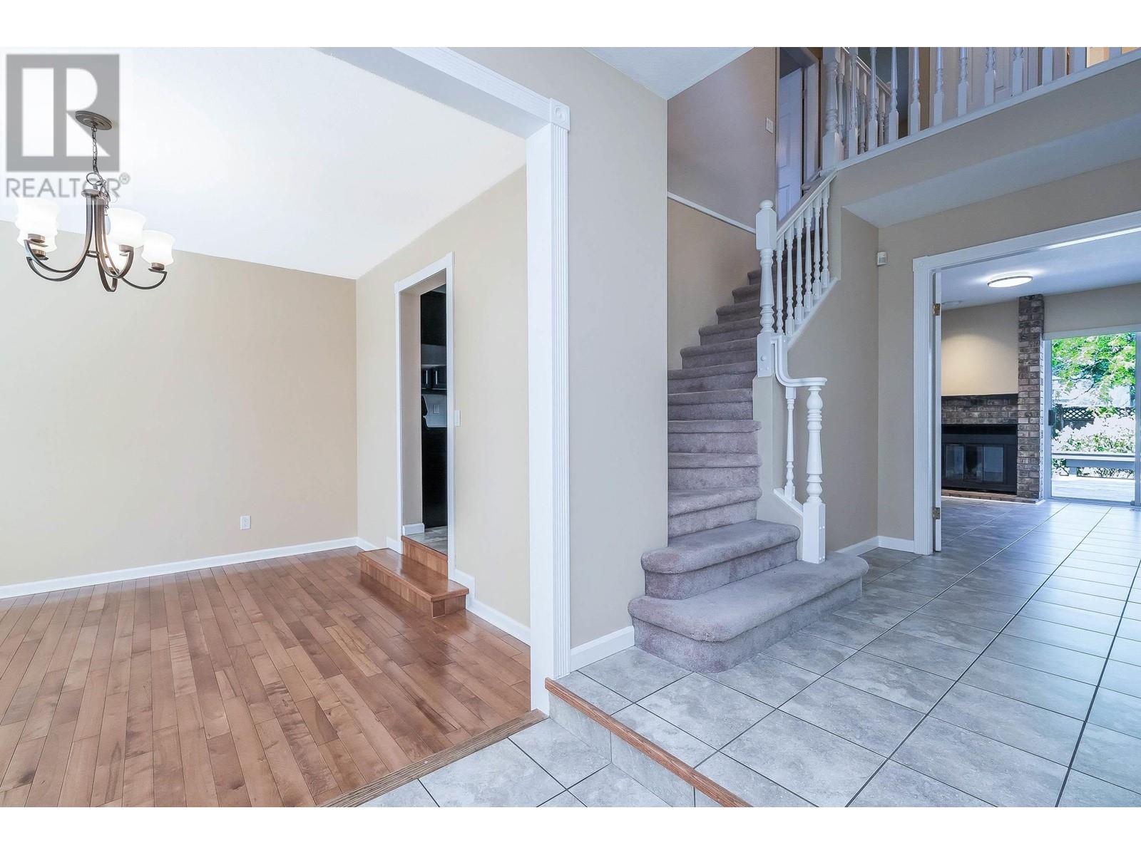 915 Citadel Drive Property Photo 4