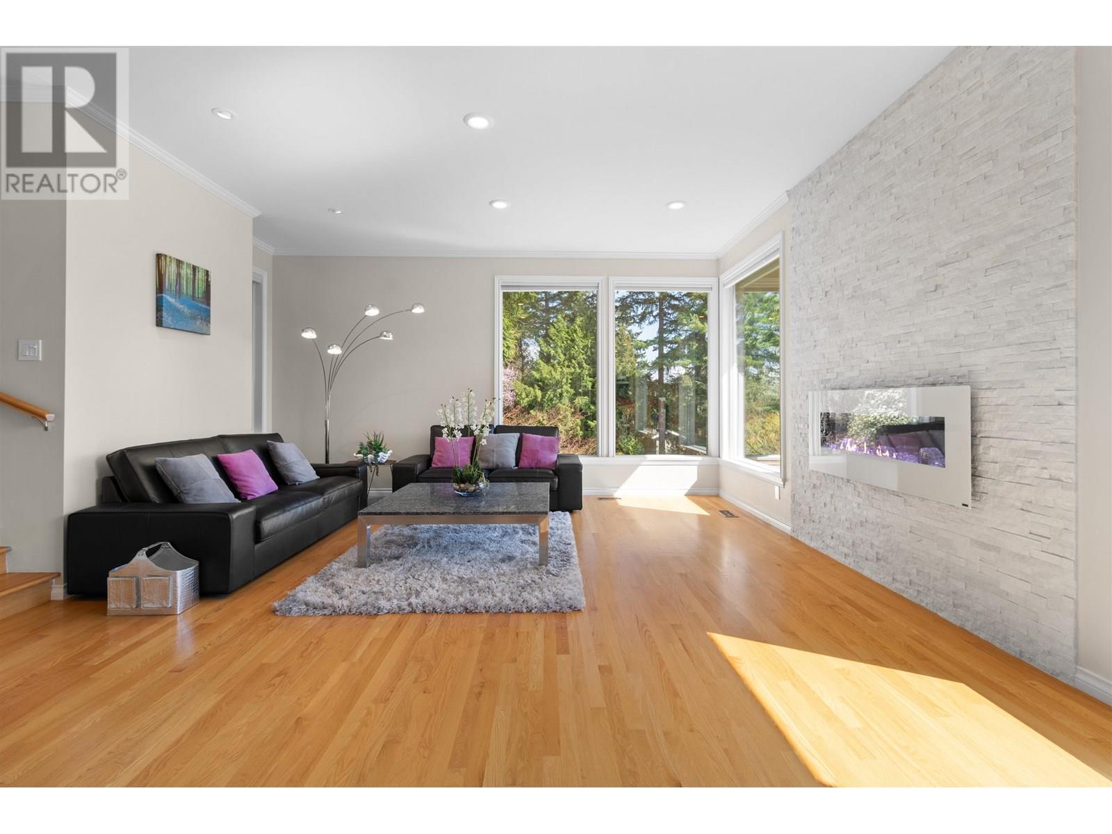 4635 Caulfeild Drive Property Photo 4