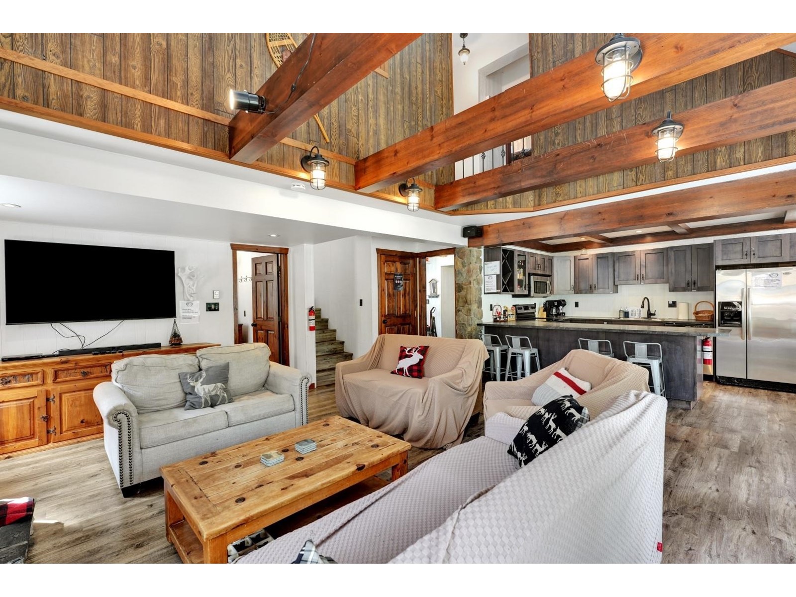 2 20919 Snowflake Crescent Property Photo 6