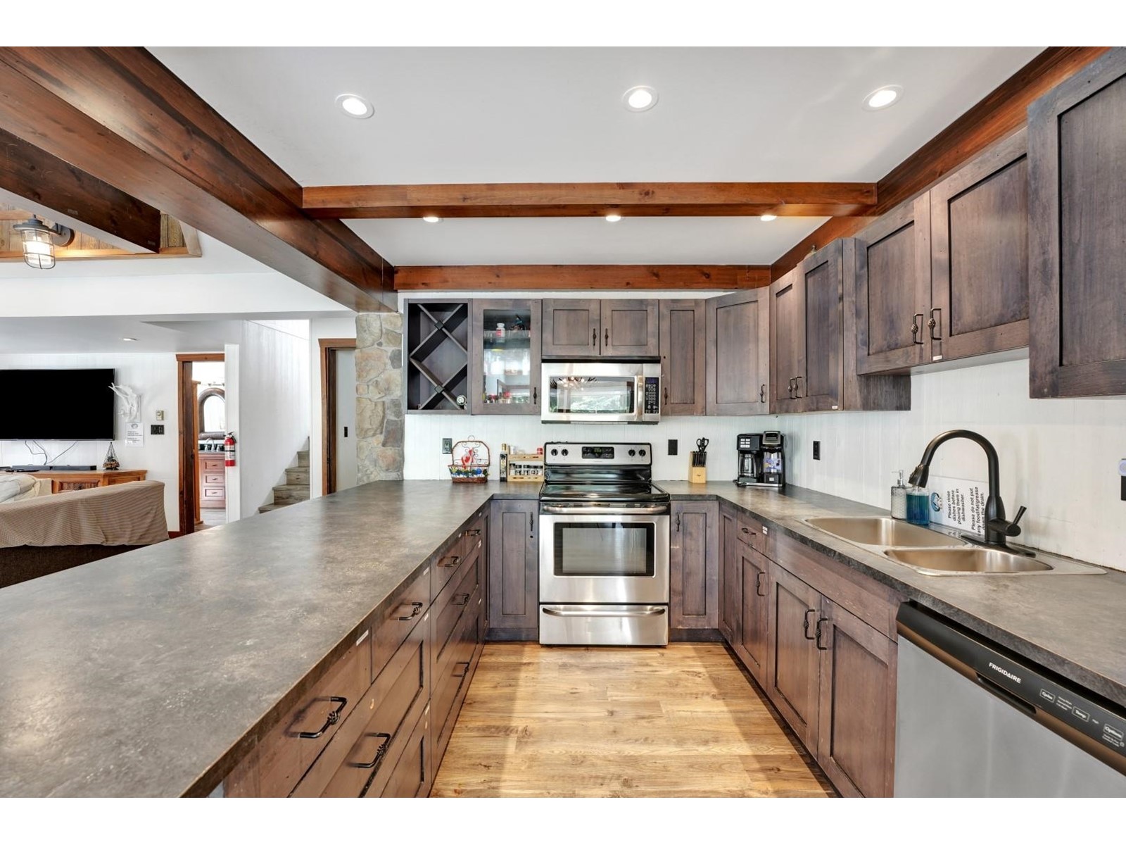 2 20919 Snowflake Crescent Property Photo 9