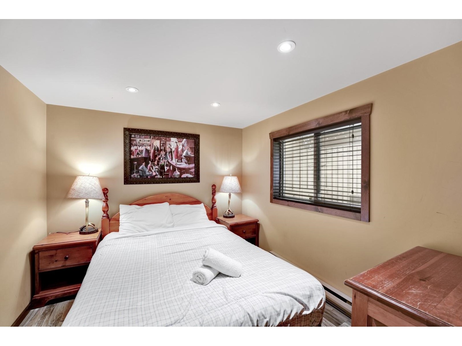 2 20919 Snowflake Crescent Property Photo 20