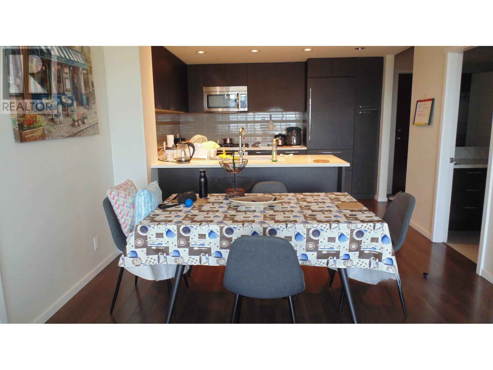2808 3102 Windsor Gate Property Photo 15