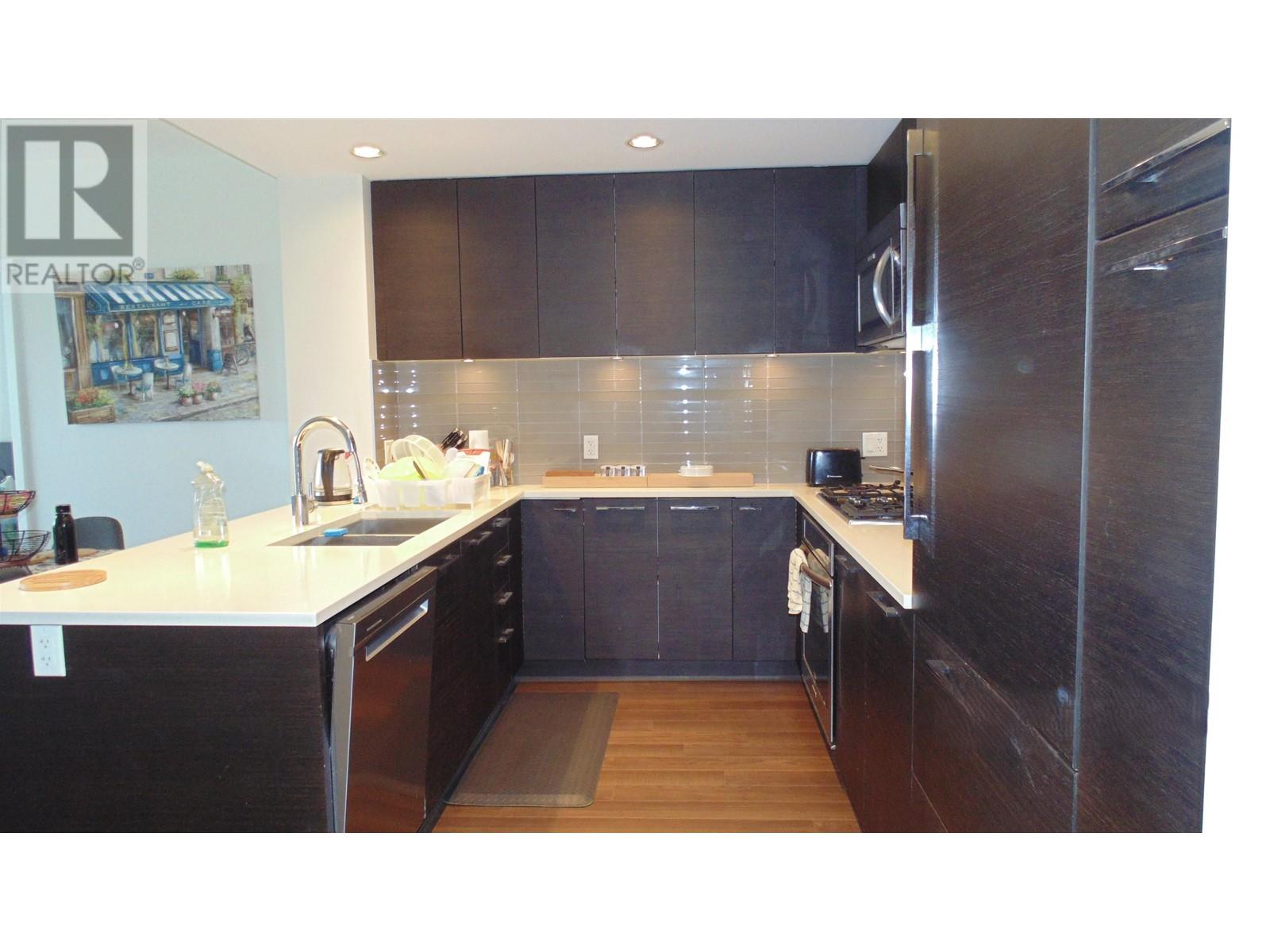 2808 3102 Windsor Gate Property Photo 19